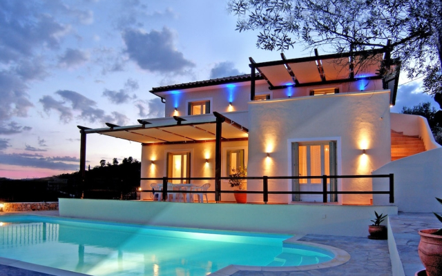 Alonissos 4-bedroom Large Villa With Private Pool