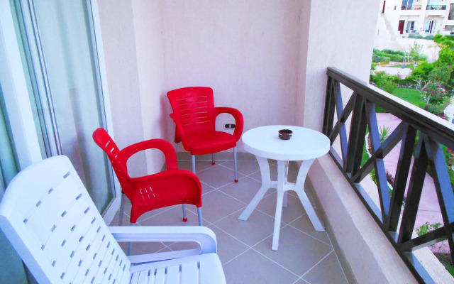 Sunny Lakes Resort Apartments - Adults Only