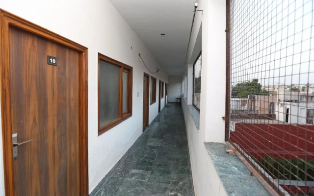 OYO 19948 Hotel Goverdhan