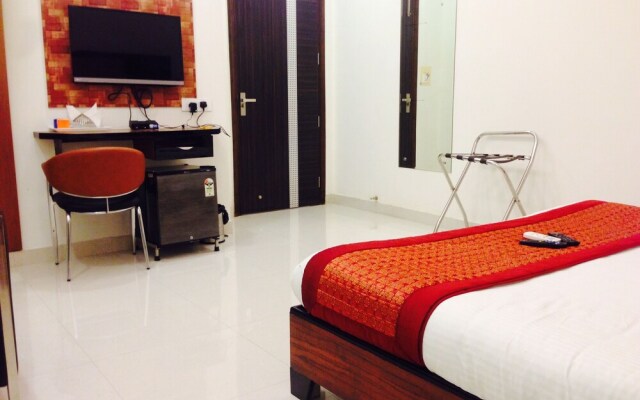 Hotel Sai Village Cyber Park