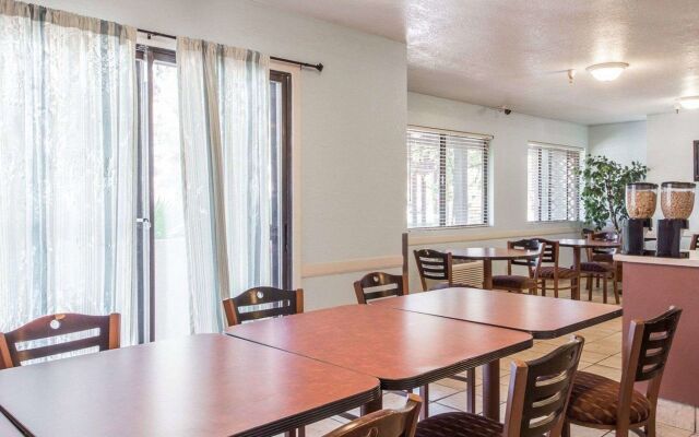 Holiday Inn Express Santa Rosa North by IHG