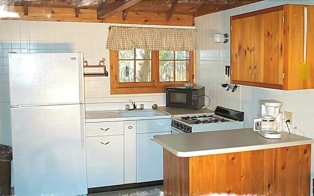 Timber Bay Lodge & Houseboats