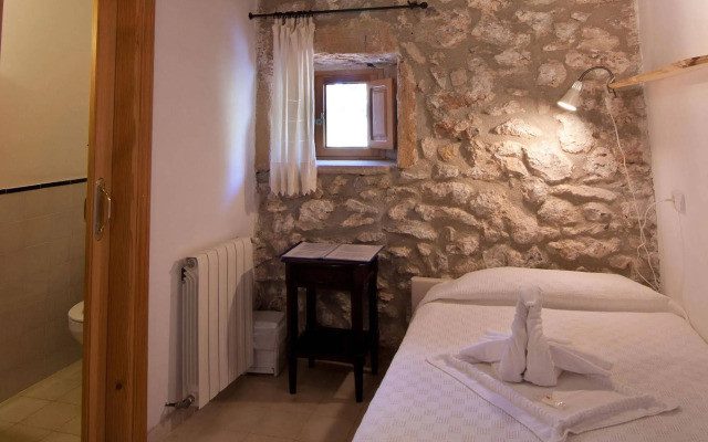 Petit Hotel Hostatgeria La Victoria