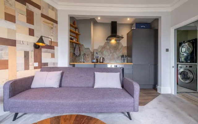 Host Stay Wakefield Apartment