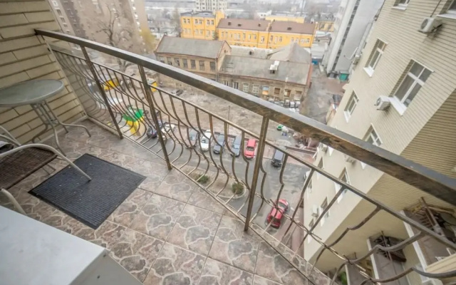KievApts Gorkogo 72