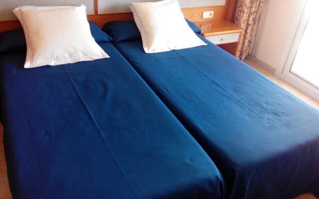 Hostal Leo Or