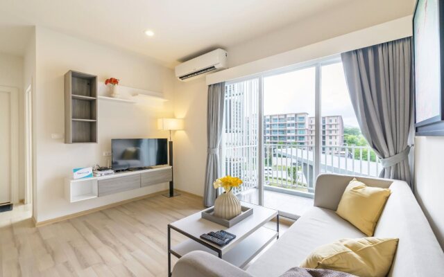 Favstay - The Base Downtown Phuket