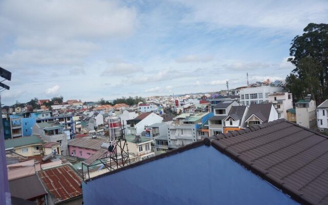 Sleep in Dalat Hostel