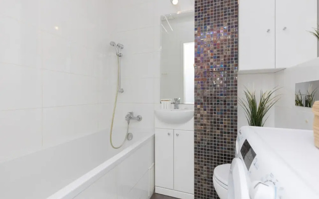 Studio Wojska Polskiego by Renters