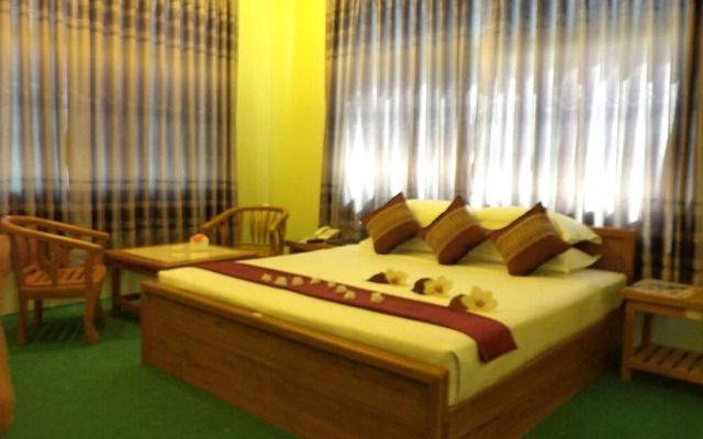 Jade Royal Hotel