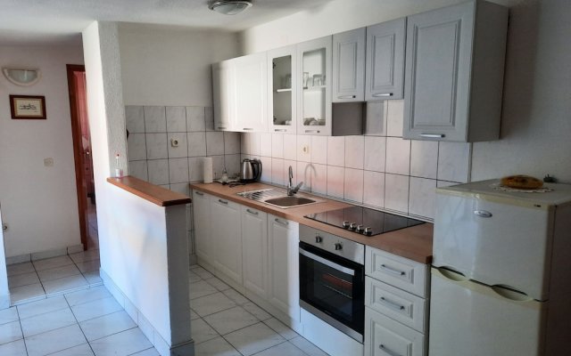 Apartment and Rooms Ruza