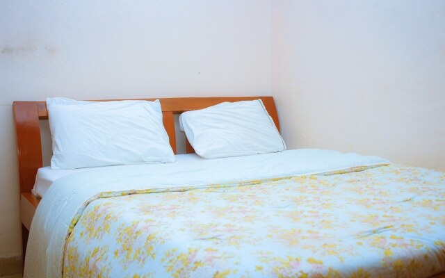 Airport Transit Studio Apartments