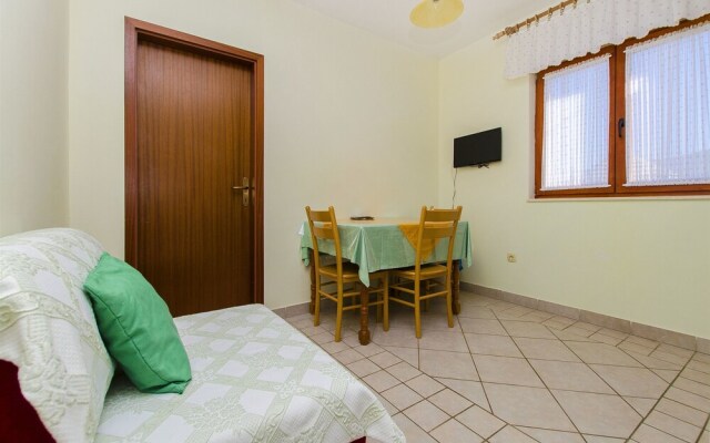 Apartments Toni Sea view