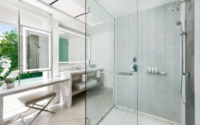 H2O Suites - Adults Only