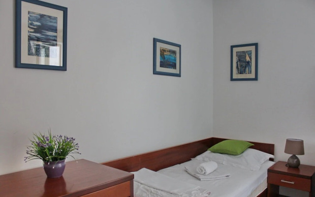 Balabusic One Bedroom Apartment No.6