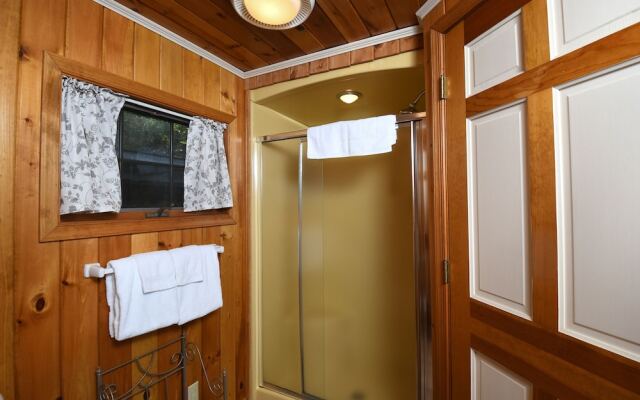 Oakleaf Lodge 5 Bedroom House