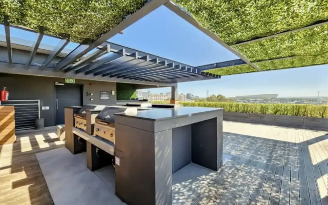Two Bedroom Green Point Rooftop Pool BBQ