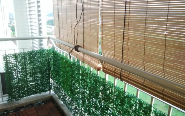 Cozy Crib at 7 Tree Seven Residence