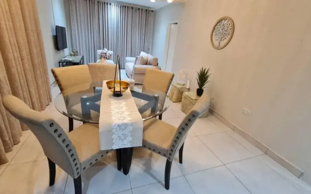 Immaculate 3 Bedroomed Guesthouse in Ilanda - 2041