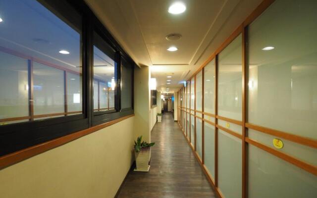 Young Soarlan Boutique Hotel-Flag Tainan