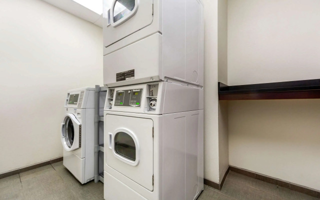 MainStay Suites Lincoln University Area