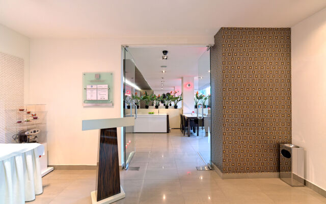 Hotel Cubix