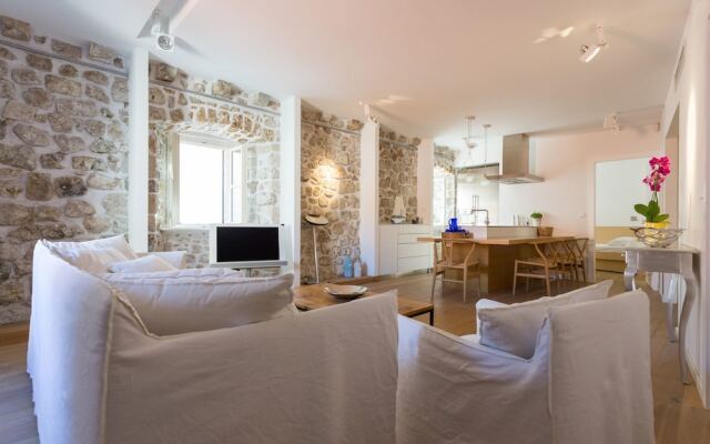 Hedera Estate, Hedera A6 - Breakfast Included