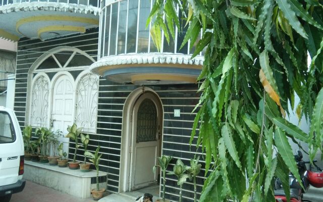 New Hotel White Palace