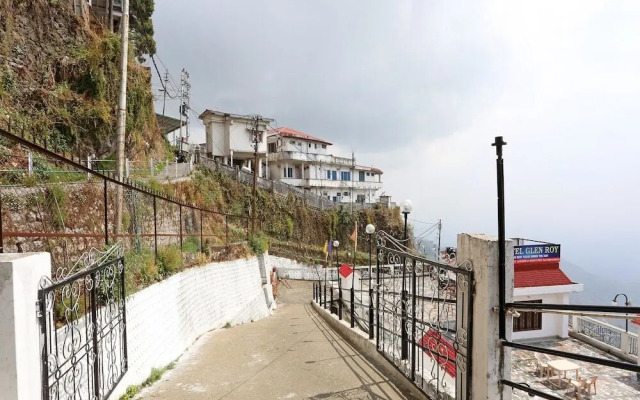 Hotel Glenroy by OYO Rooms