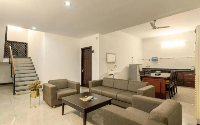Hotel Paramount Suites & Service Apartments