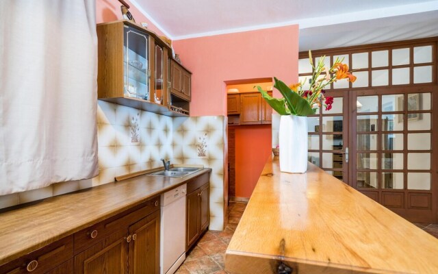Amazing Home in Gruda With Wifi and 2 Bedrooms