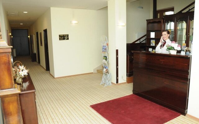 Epinal Hotel Shirok Sokak