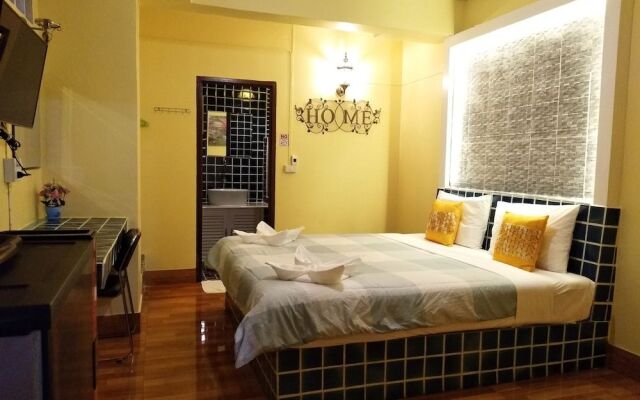 Baan Sai Thong Hotel