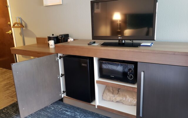 Hampton Inn & Suites Newtown