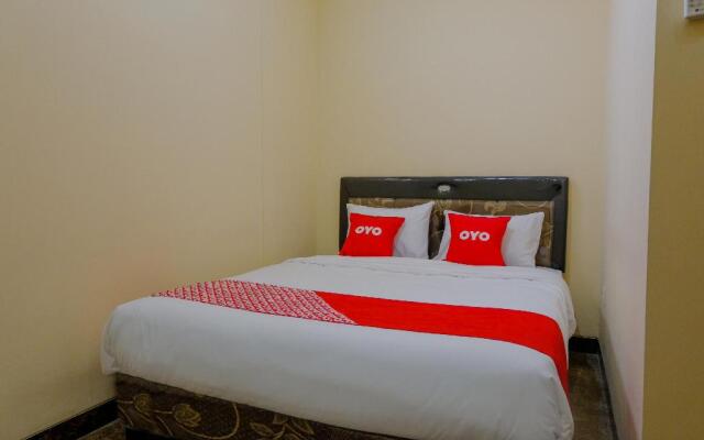 OYO 1979 Alif Family Residence