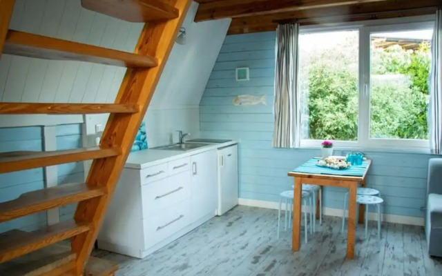 Storey Holiday House, Bobolin