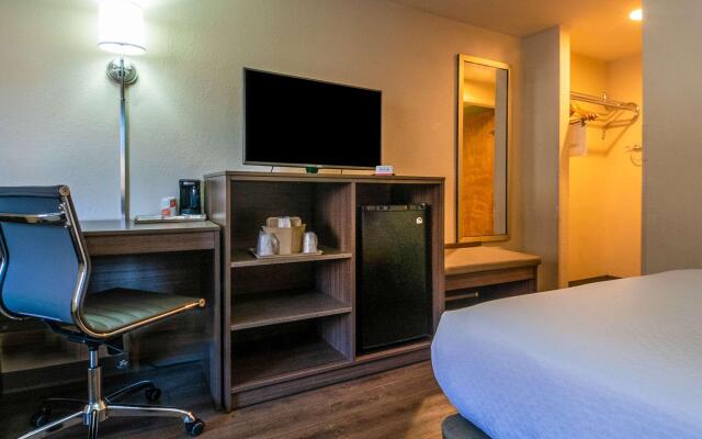 Econo Lodge Cherokee Near River Park