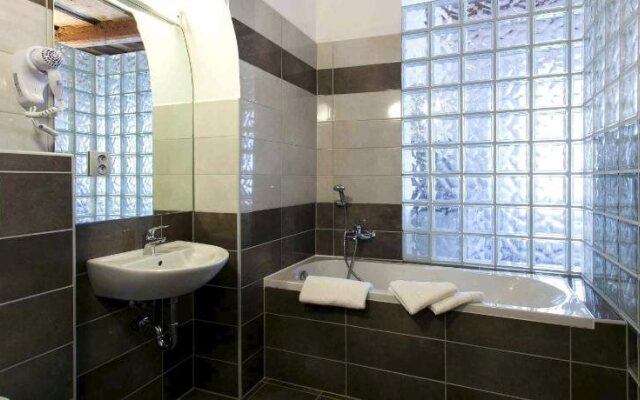 U Tří hrušek Suites & Apartments