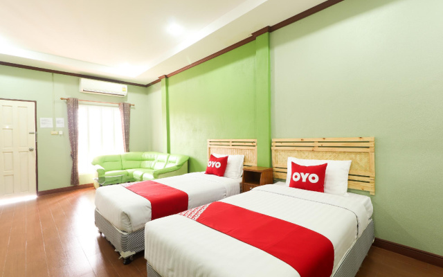 OYO 359 Golden Nakara Place (Vaccinated Staff)