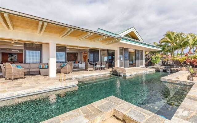 Waterfall House 4 Bedrooms 3.5 Bathrooms Condo