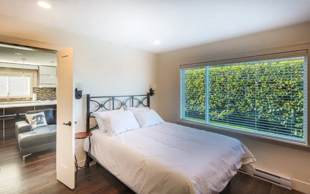 Qualicum Beach Ocean Suites
