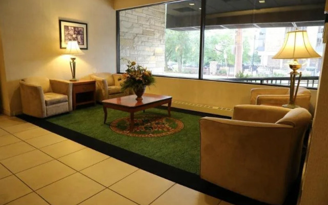 Comfort Inn & Suites Dtwn Lakeshore