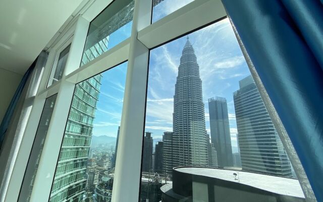 Sky Suite KLCC by Summer