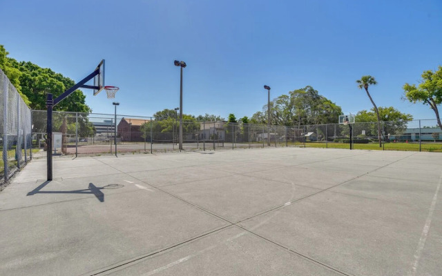 Pet-friendly Palmetto Duplex ~ 2 Mi to Riverwalk!