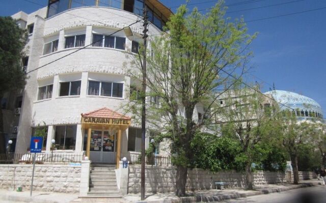 Caravan Hotel