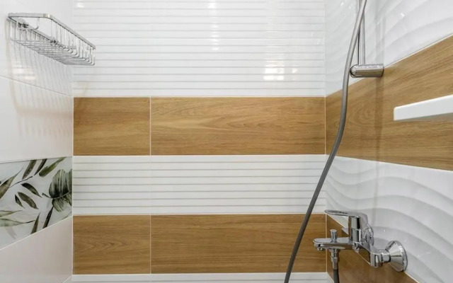 LUXURY & UNIQUE - TOP CENTER Apt. - 3BDR & 2 Baths