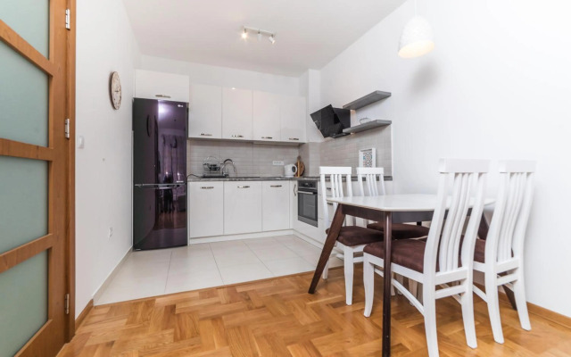 Spacious Modern New 48 m2 flat + free parking