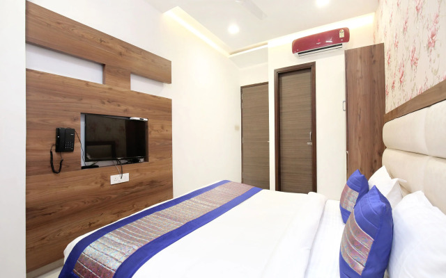 OYO 15208 Hotel Unique