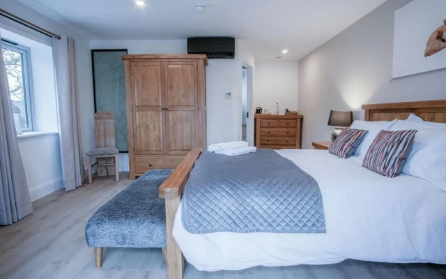 Suite 7 - Sleeping Giant Hotel - PEN Y CAE Inn