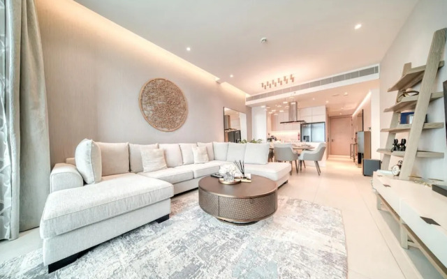 Picturesque Balcony and Beach Haven at Address JBR